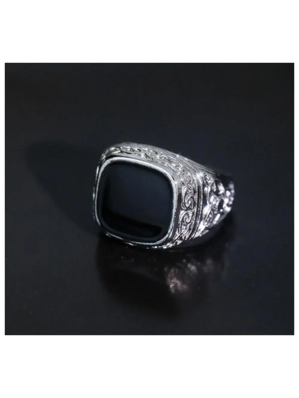 Black intricate ring - silver - Stone - Size 10.